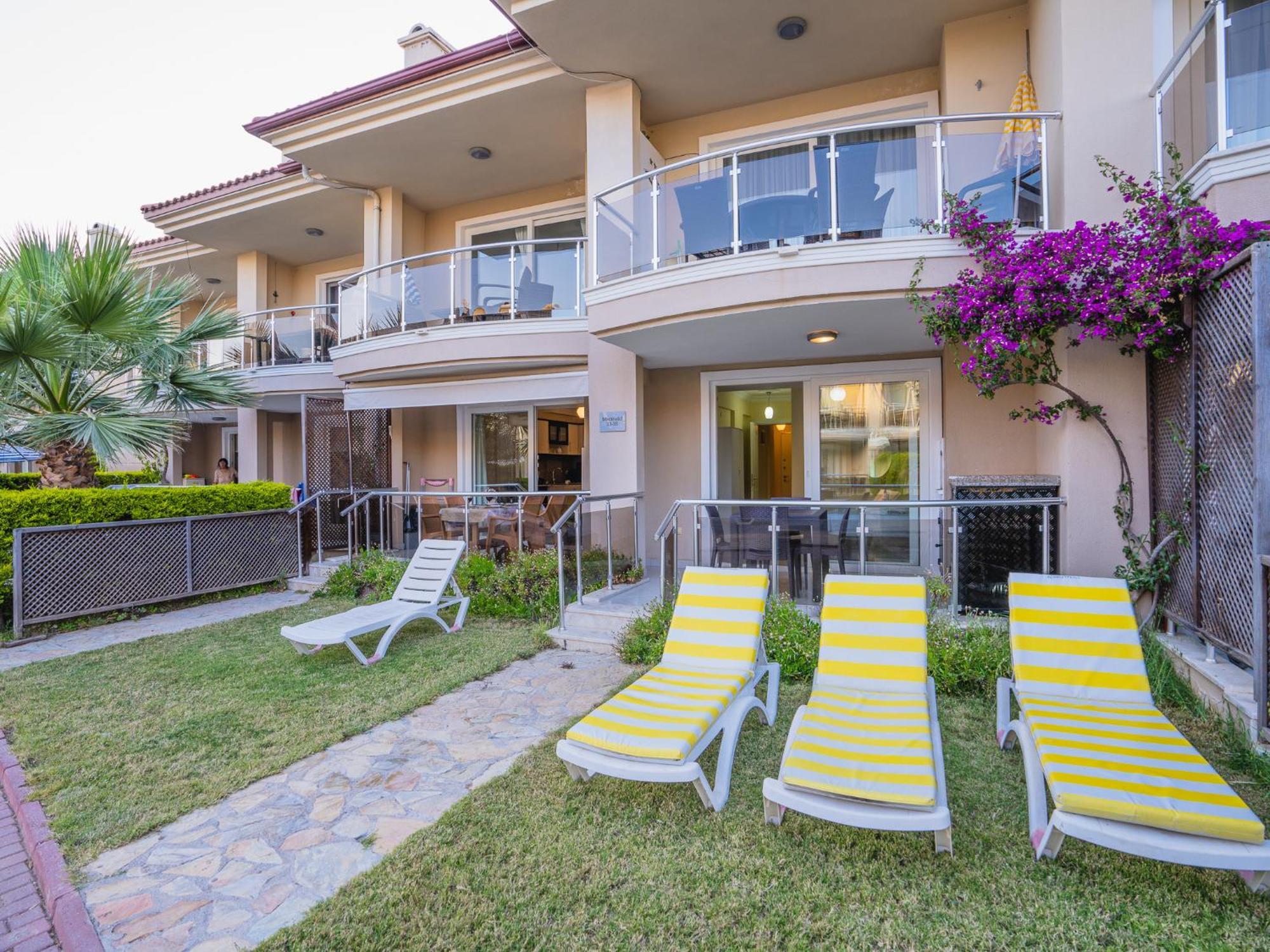 Sunset Beach Villas And Apartments Fethiye Esterno foto