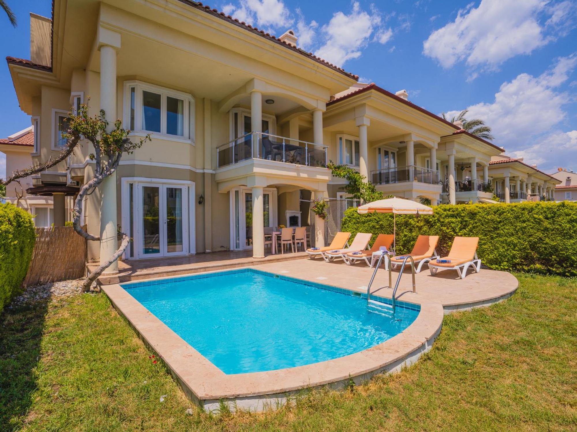 Sunset Beach Villas And Apartments Fethiye Esterno foto